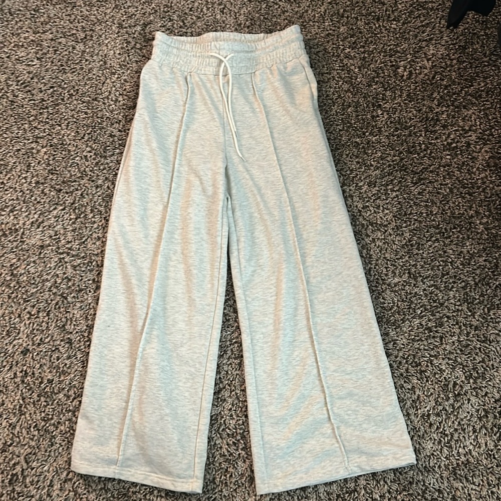 wide leg sweats 
size L